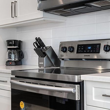 Contemporary Luxury 4 Bedroom House Near Downtown YYC 외부 사진