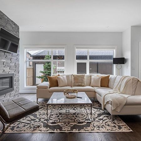 Contemporary Luxury 4 Bedroom House Near Downtown YYC 외부 사진