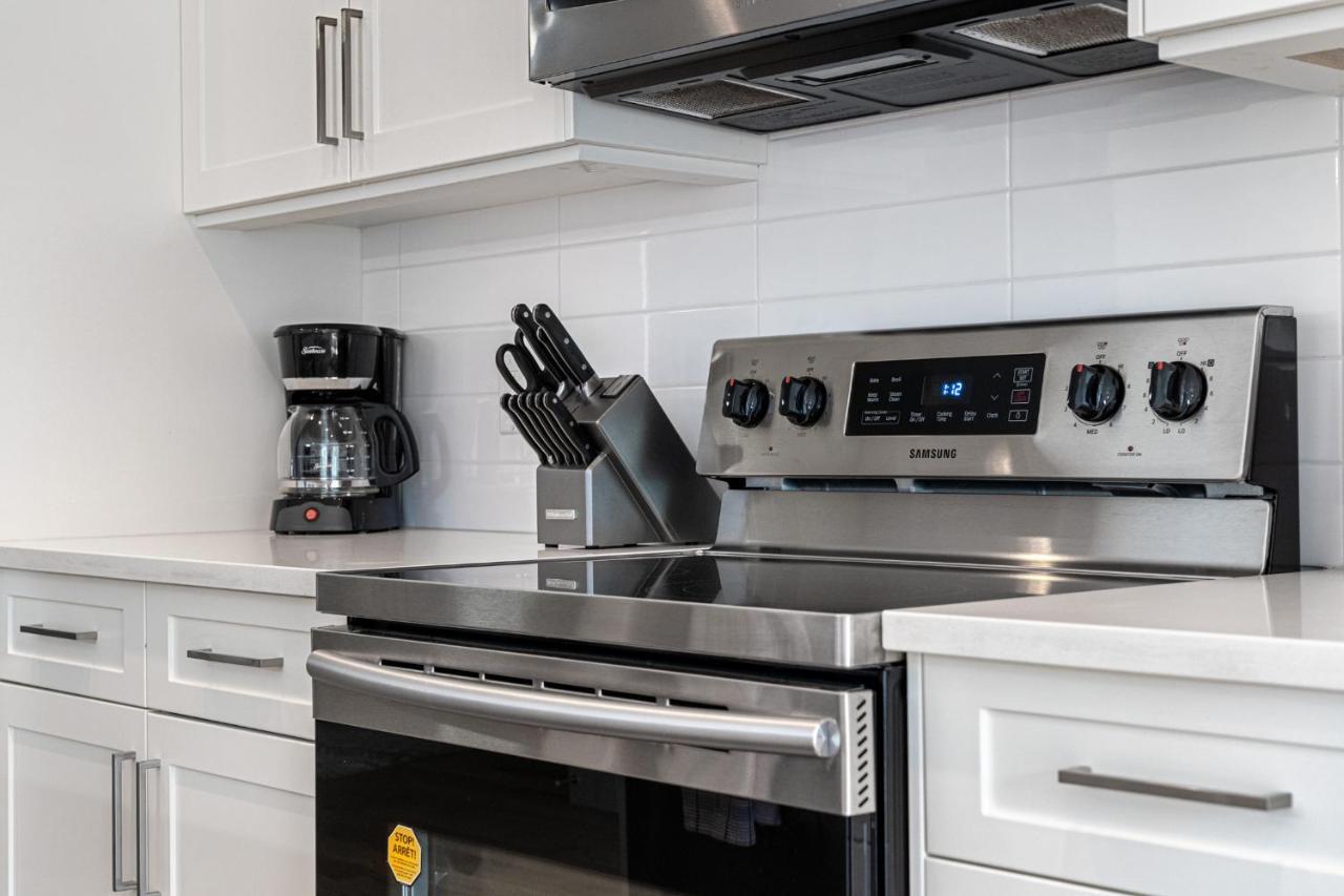 Contemporary Luxury 4 Bedroom House Near Downtown YYC 외부 사진