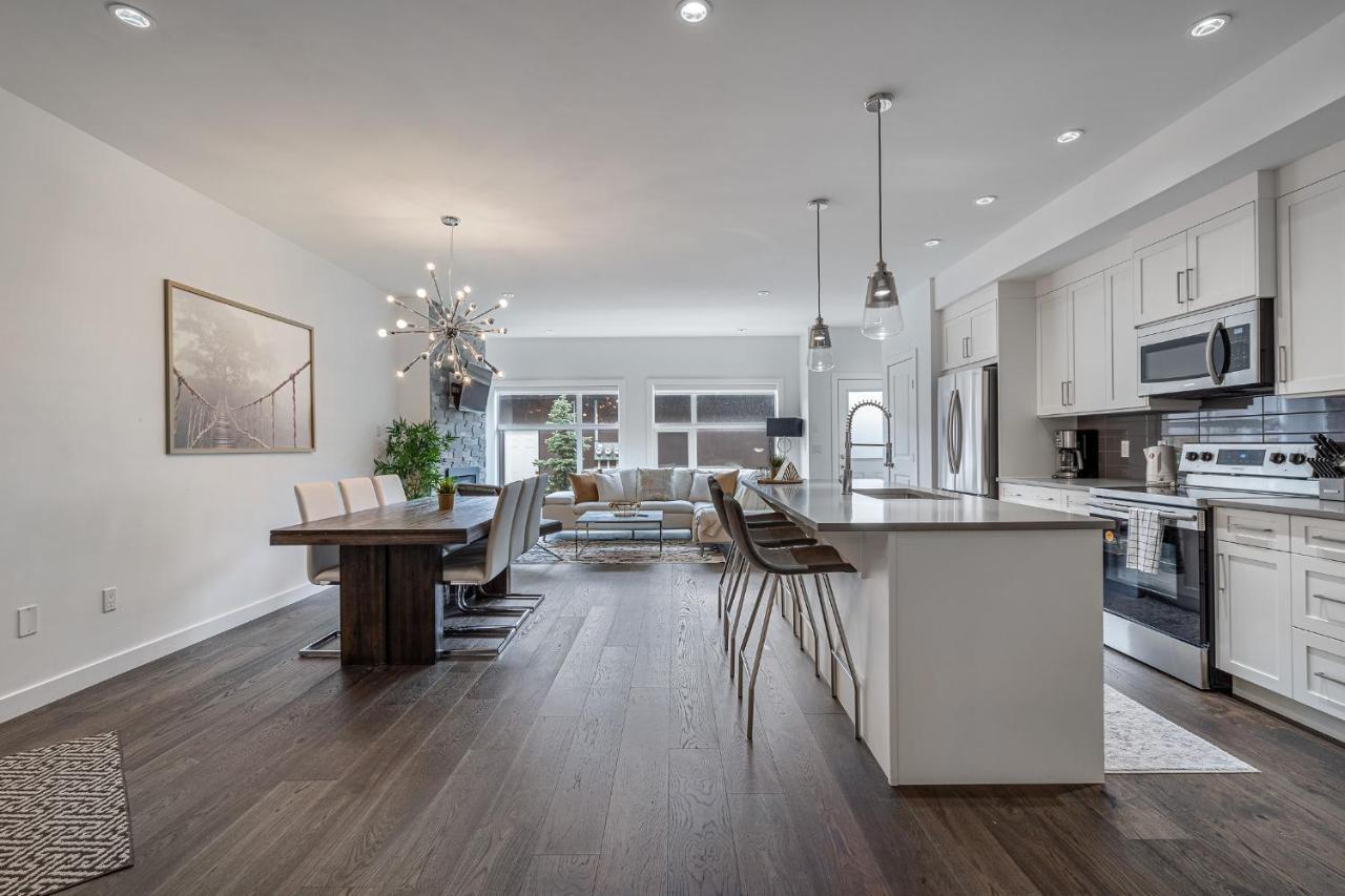 Contemporary Luxury 4 Bedroom House Near Downtown YYC 외부 사진