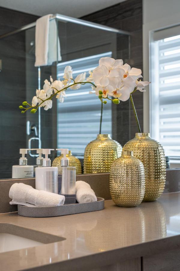 Contemporary Luxury 4 Bedroom House Near Downtown YYC 외부 사진
