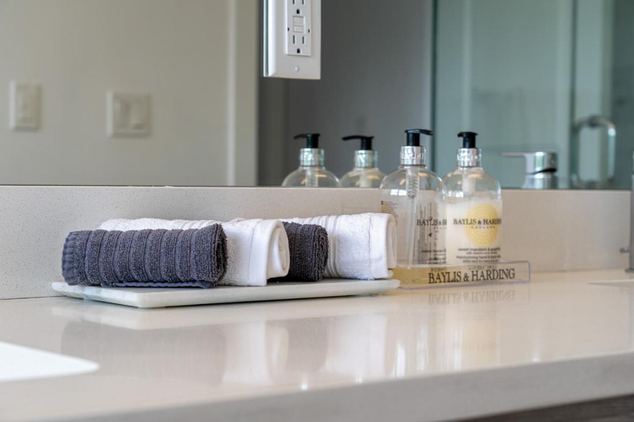Contemporary Luxury 4 Bedroom House Near Downtown YYC 외부 사진