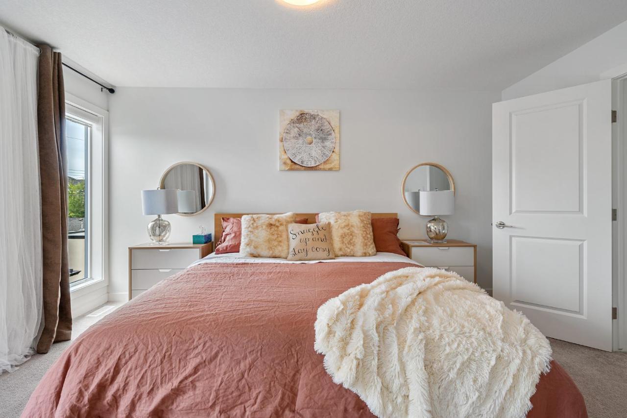 Contemporary Luxury 4 Bedroom House Near Downtown YYC 외부 사진