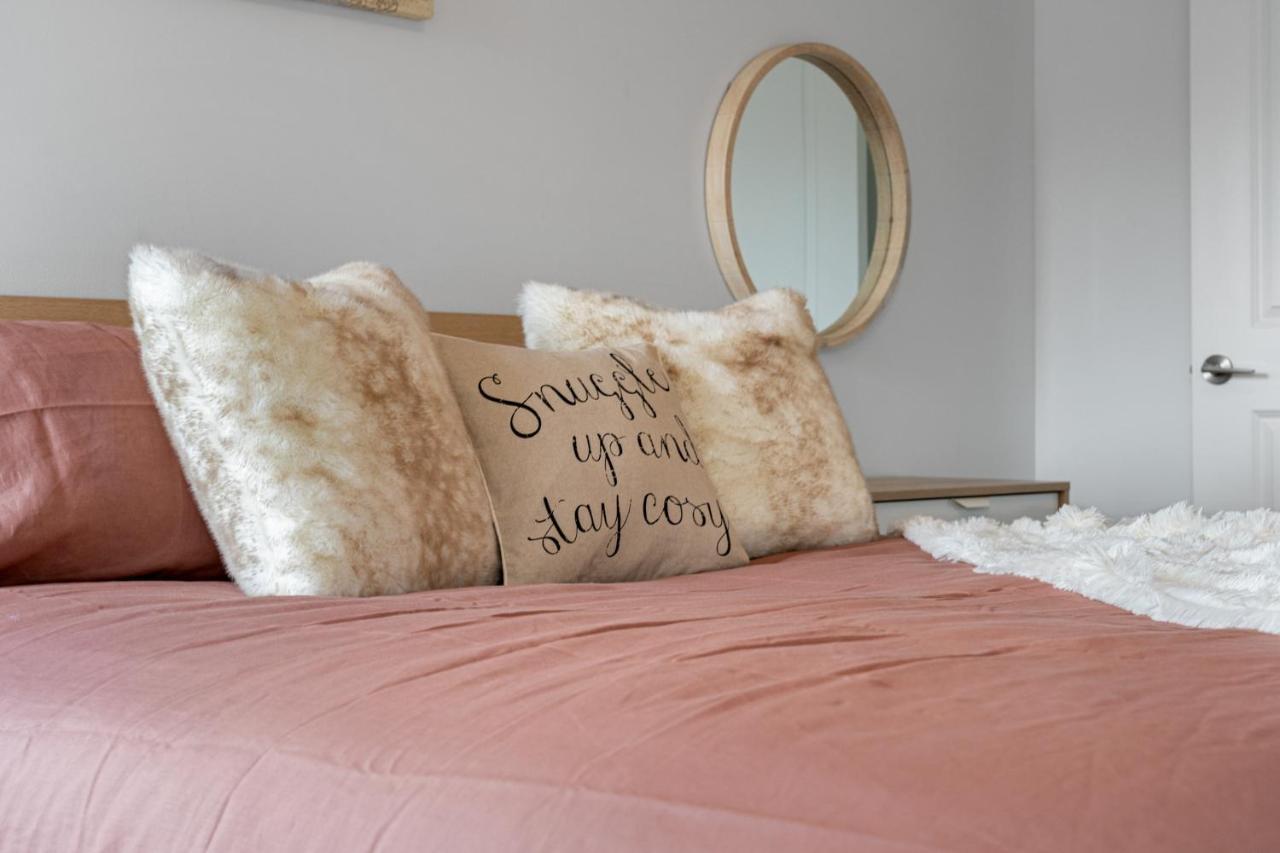 Contemporary Luxury 4 Bedroom House Near Downtown YYC 외부 사진