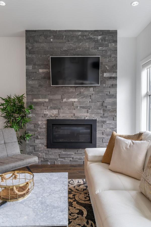 Contemporary Luxury 4 Bedroom House Near Downtown YYC 외부 사진